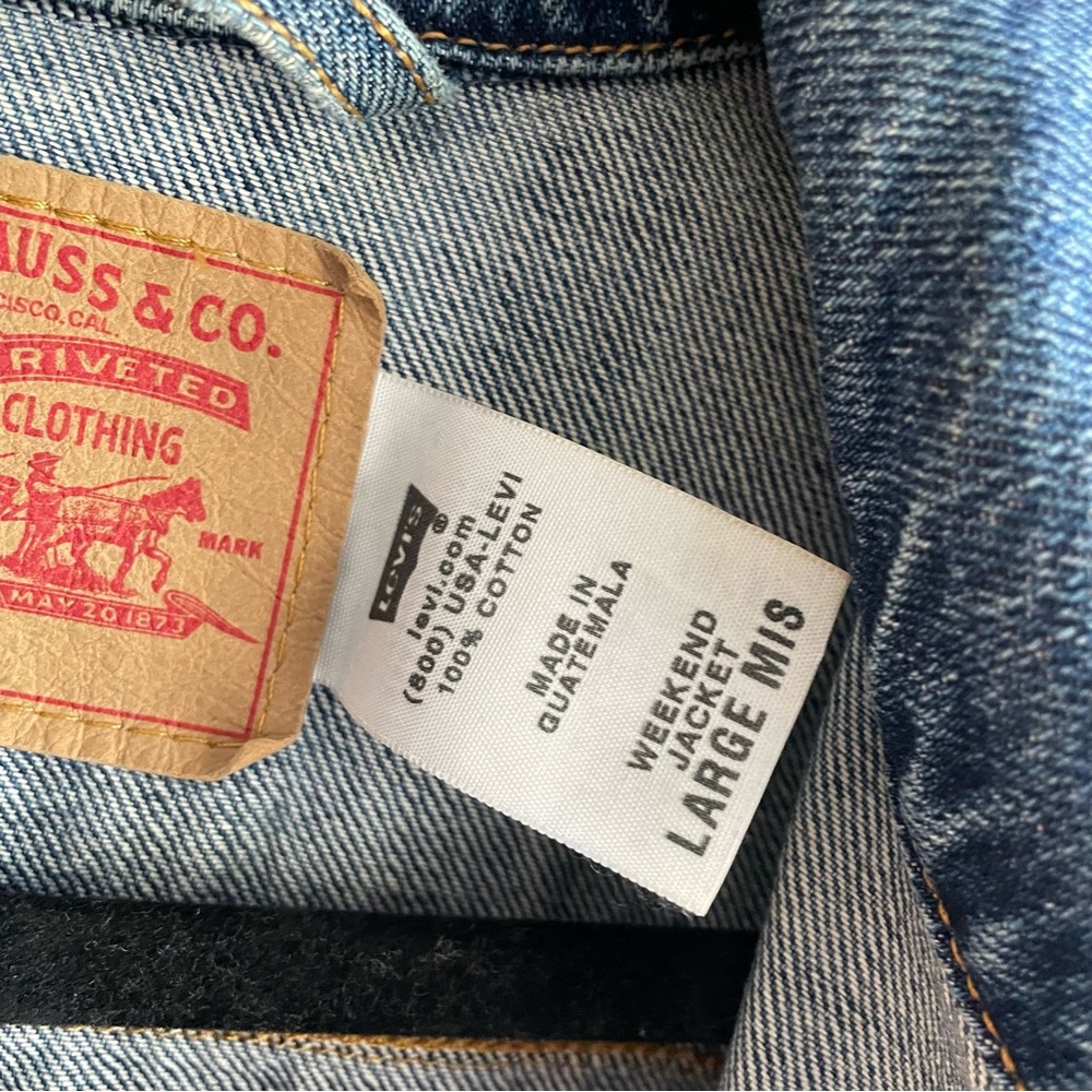 LEVI’S 💙Denim Jacket - Picture 9 of 14